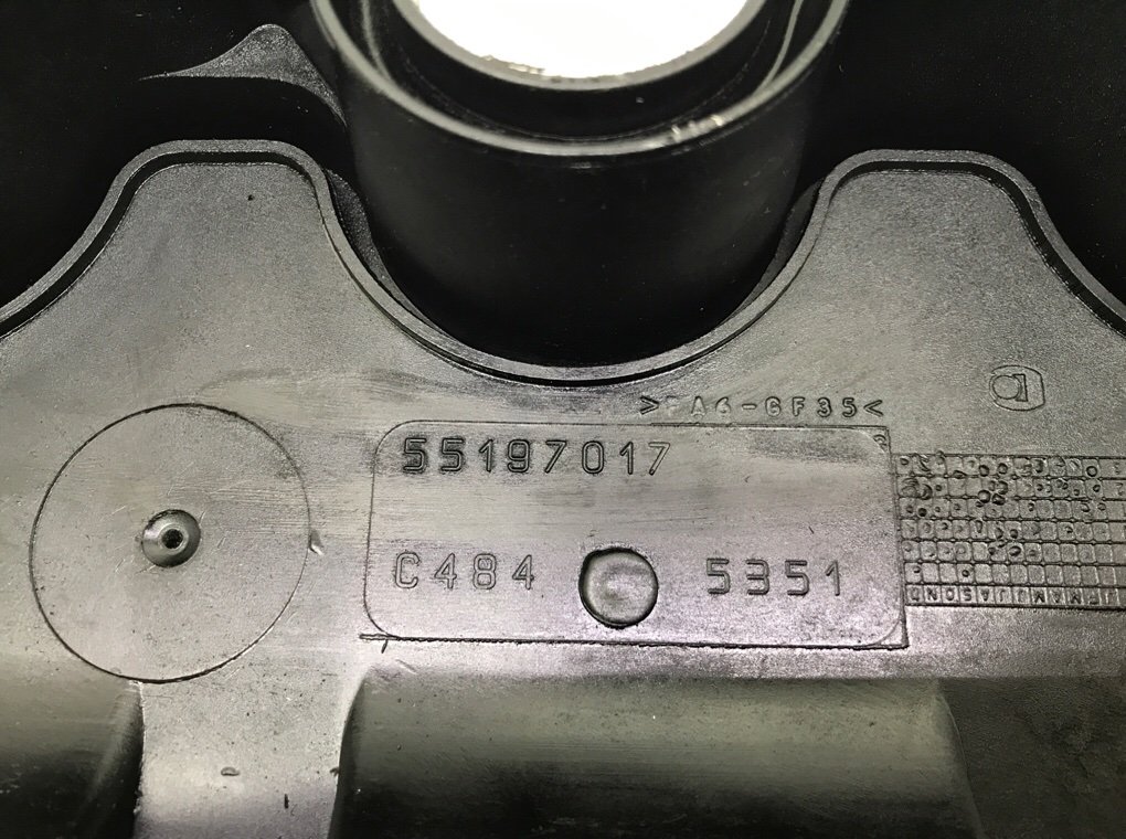 Клапанная крышка бу для Opel Zafira B 1.9 CDTi,  2007 г.