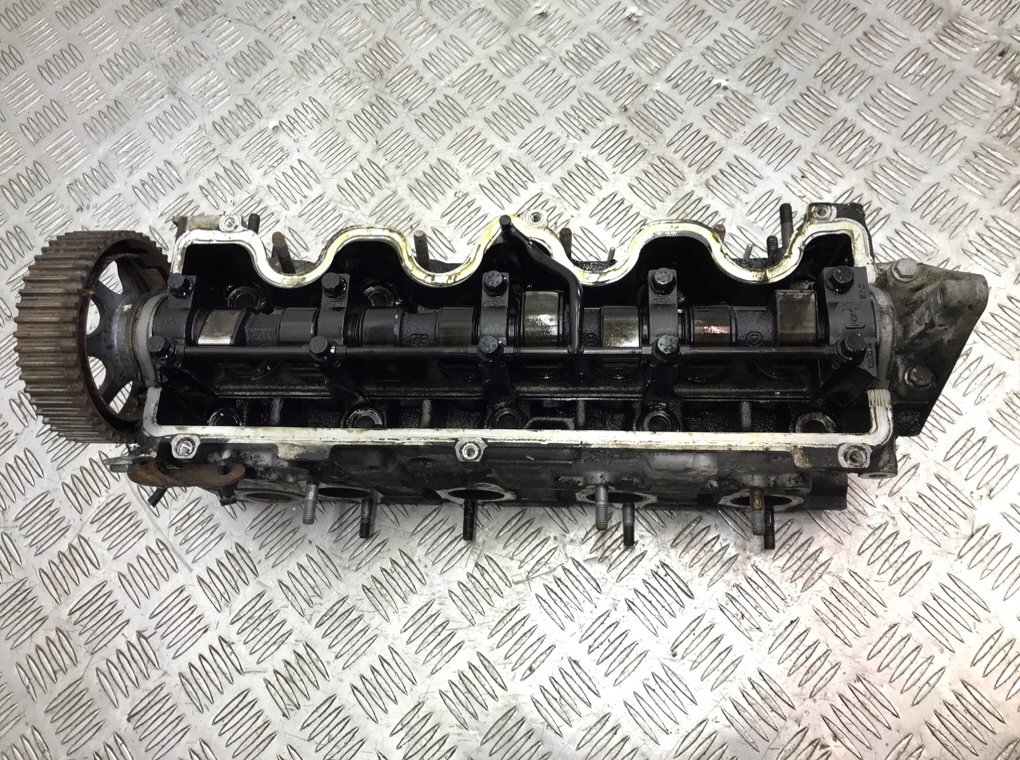 Головка блока цилиндров бу для Opel Zafira B 1.9 CDTi,  2007 г.