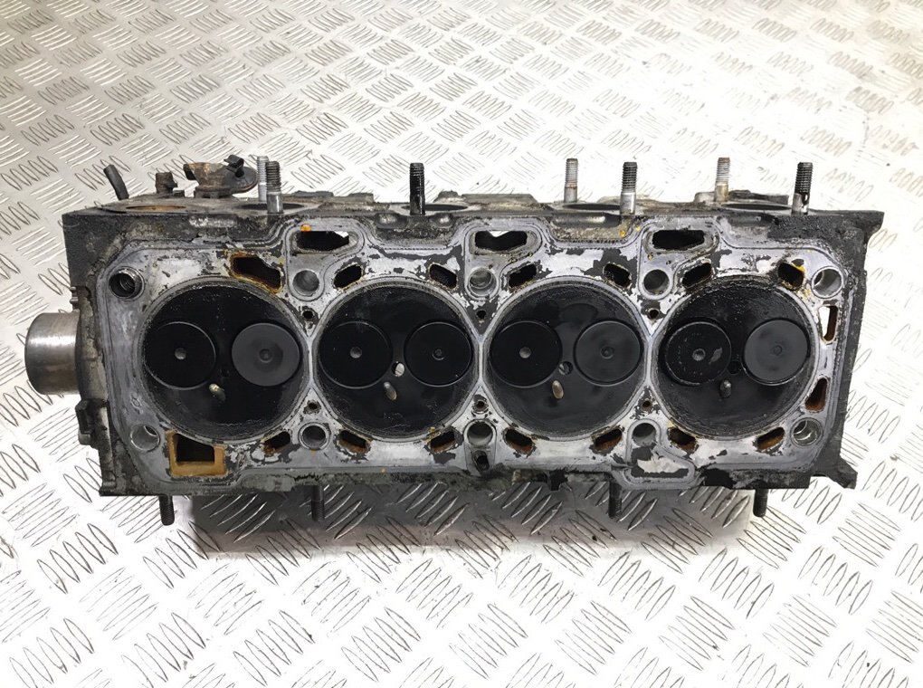 Головка блока цилиндров бу для Opel Zafira B 1.9 CDTi,  2007 г.