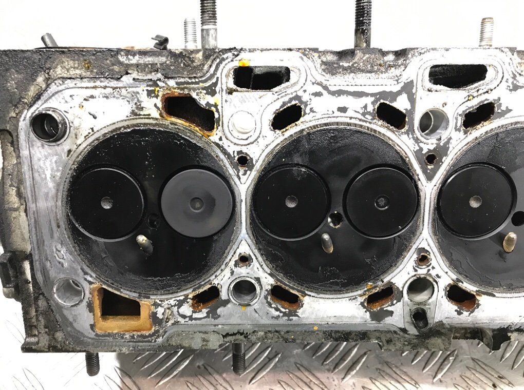 Головка блока цилиндров бу для Opel Zafira B 1.9 CDTi,  2007 г.