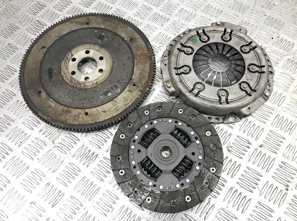 Комплект сцепления бу для Opel Corsa D 1.2 i,  2011 г.