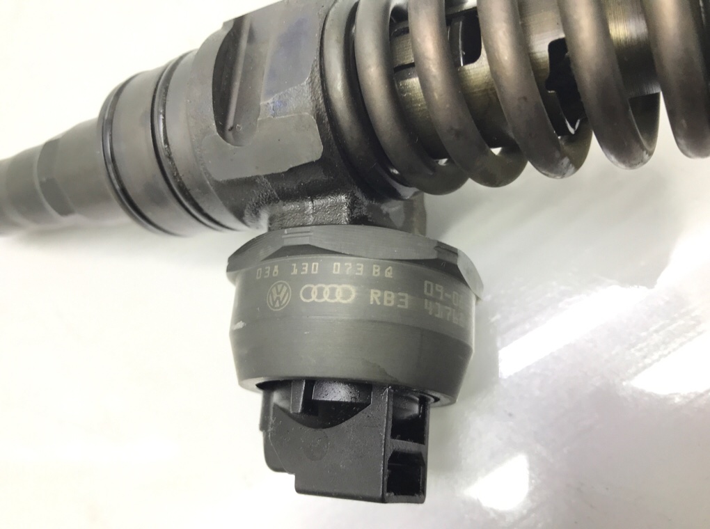 Форсунка бу для Skoda Superb 2 2.0 TDi, 2009 г. Форсунка бу для Skoda Superb 2 2.0 TDi, 2009 г.