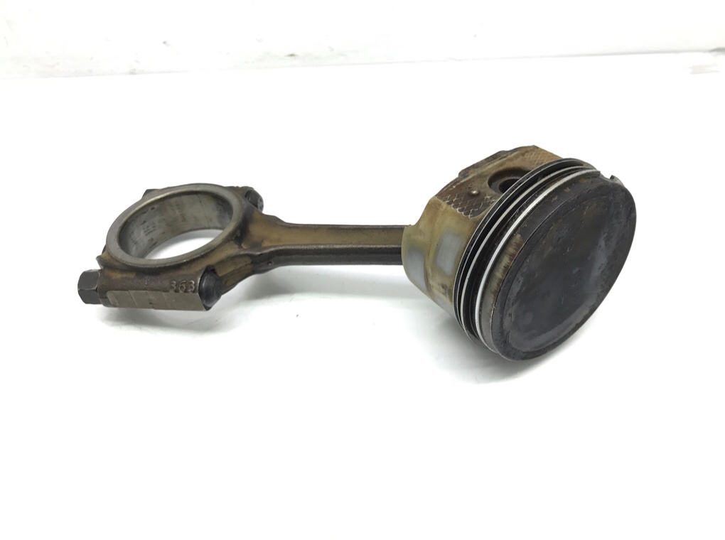 Поршень бу для Citroen C3 1 1.4 i,  2003 г.