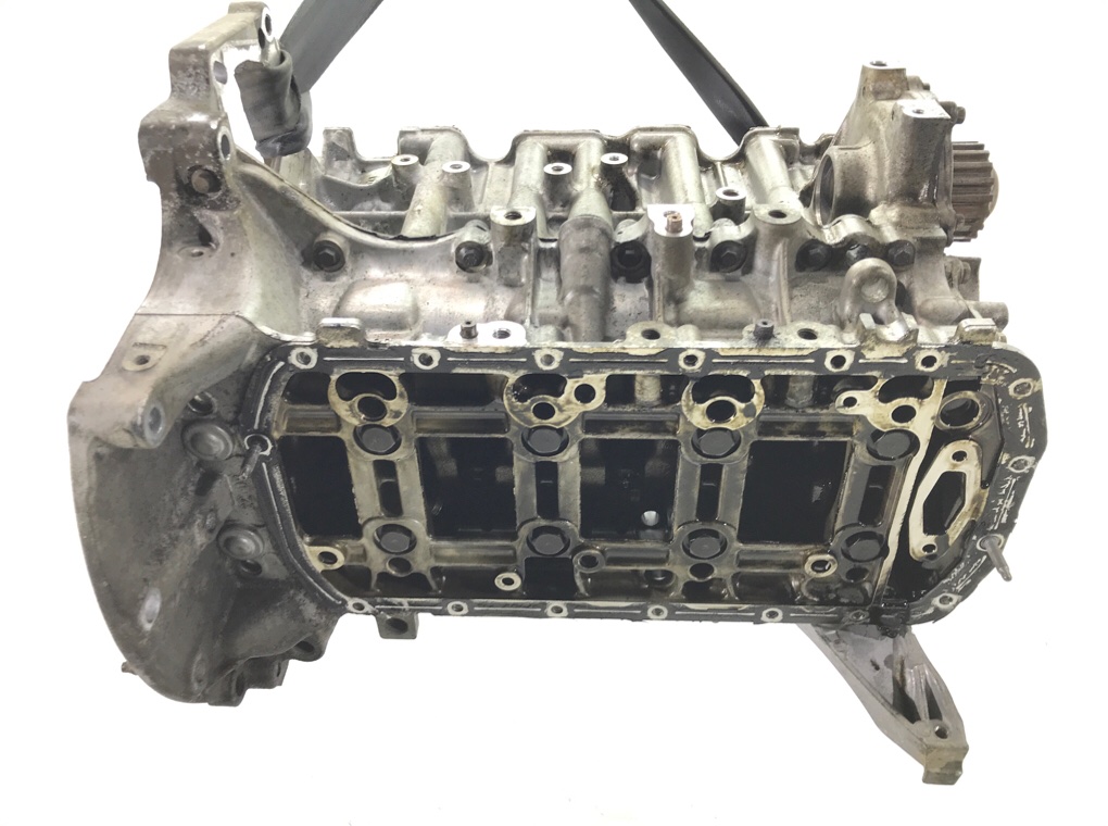Блок цилиндров бу для Citroen C4 Grand Picasso 2 1.6 HDi,  2015 г.