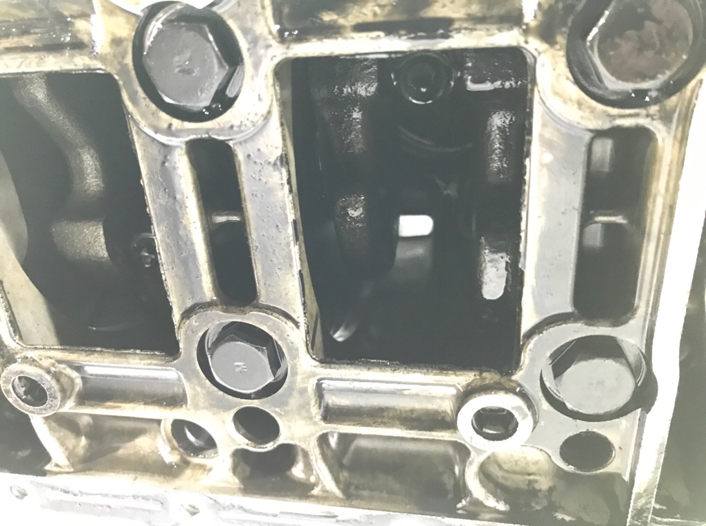 Блок цилиндров бу для Citroen C4 Grand Picasso 2 1.6 HDi,  2015 г.