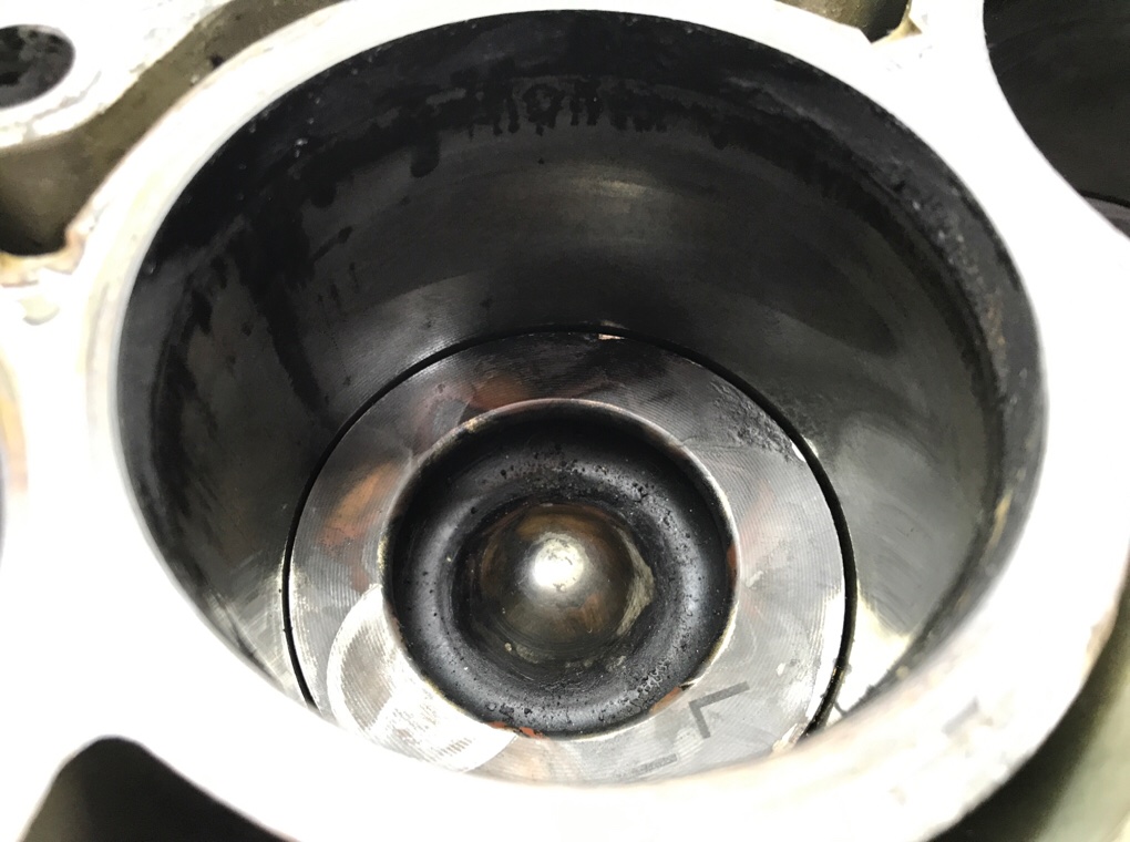 Блок цилиндров бу для Citroen C4 Grand Picasso 2 1.6 HDi,  2015 г.