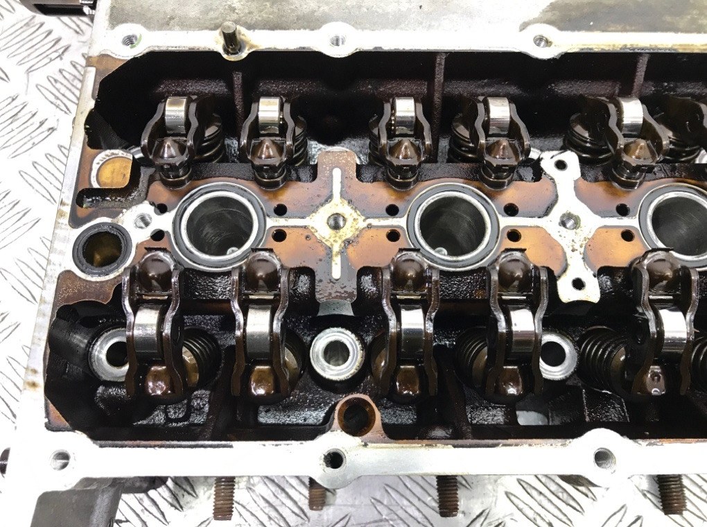 Головка блока цилиндров бу для Volkswagen Golf 5 1.4 TSi, 2008 г. Головка блока цилиндров бу для Volkswagen Golf 5 1.4 TSi, 2008 г.