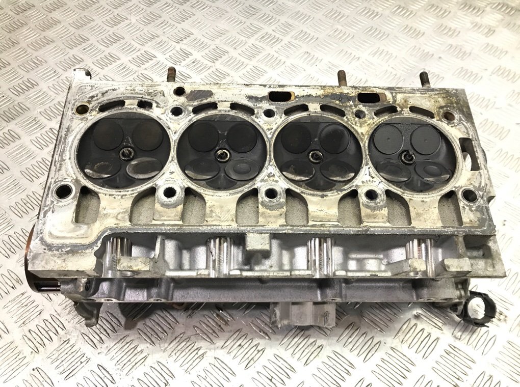 Головка блока цилиндров бу для Volkswagen Golf 5 1.4 TSi, 2008 г. Головка блока цилиндров бу для Volkswagen Golf 5 1.4 TSi, 2008 г.