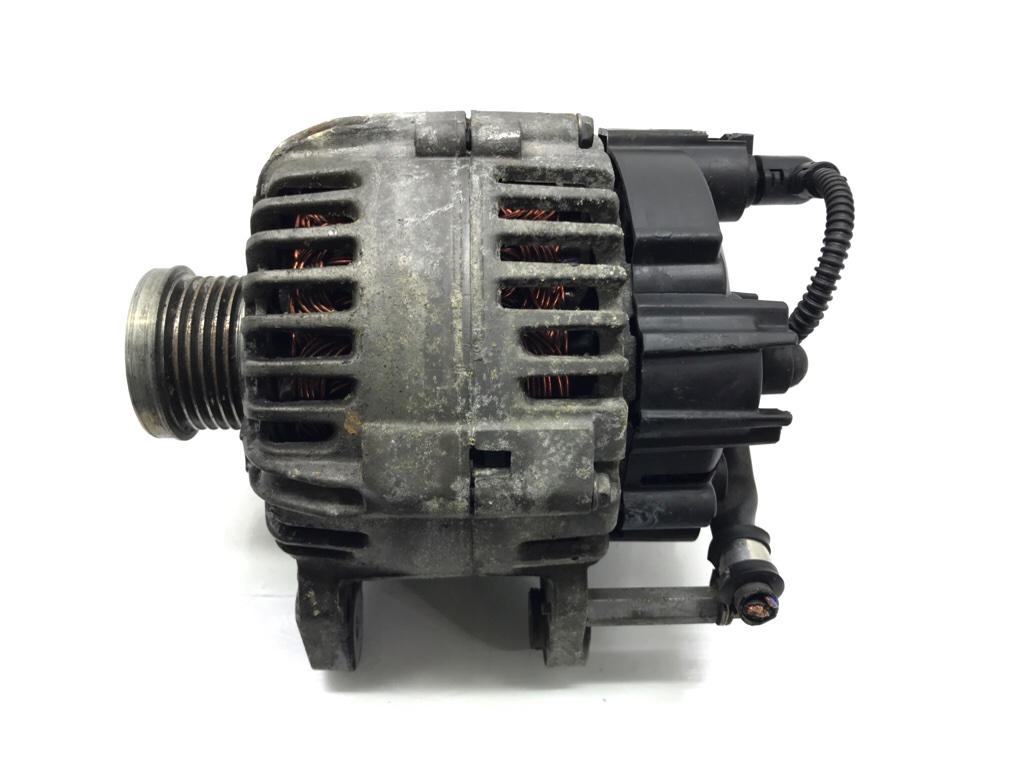 Генератор бу для Volkswagen Golf 5 1.4 TSi, 2008 г.