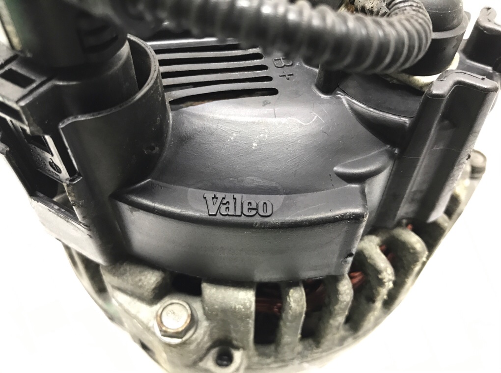 Генератор бу для Volkswagen Golf 5 1.4 TSi, 2008 г. Генератор бу для Volkswagen Golf 5 1.4 TSi, 2008 г.