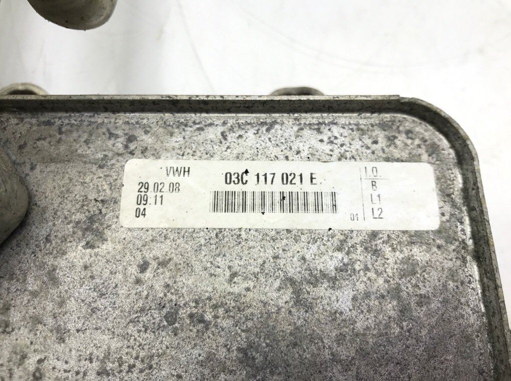 Радиатор масляный бу для Volkswagen Golf 5 1.4 TSi,  2008 г.