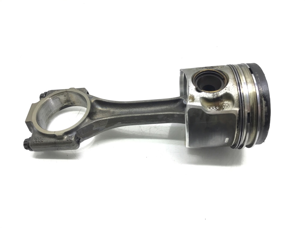 Поршень бу для Audi A3 8P 1.9 TDi,  2006 г.