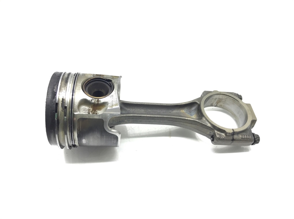 Поршень бу для Audi A3 8P 1.9 TDi, 2006 г.