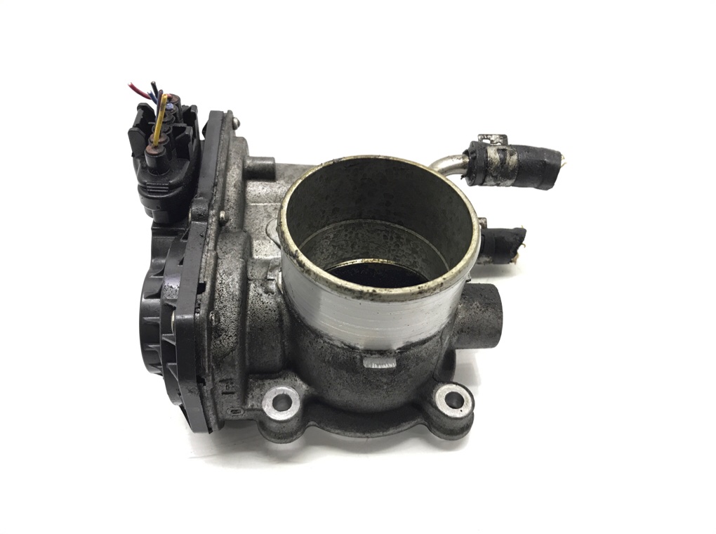 Заслонка дроссельная бу для Toyota Verso 1 2.0 D-4D, 2012 г.