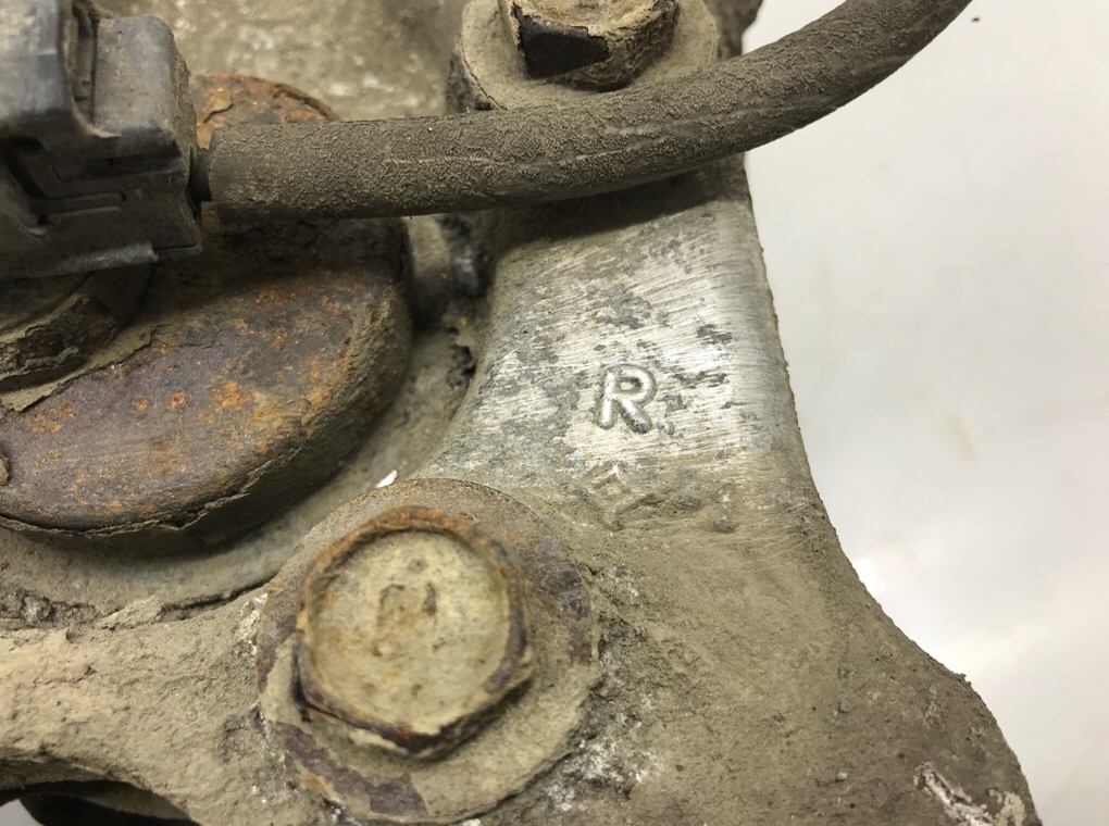 Кулак поворотный правый бу для Lexus LS 430 4.3 i,  2005 г.