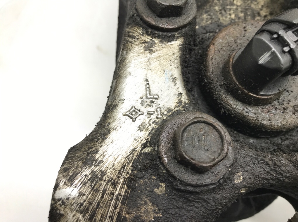 Кулак поворотный левый бу для Lexus LS 430 4.3 i, 2005 г. Кулак поворотный левый бу для Lexus LS 430 4.3 i, 2005 г.