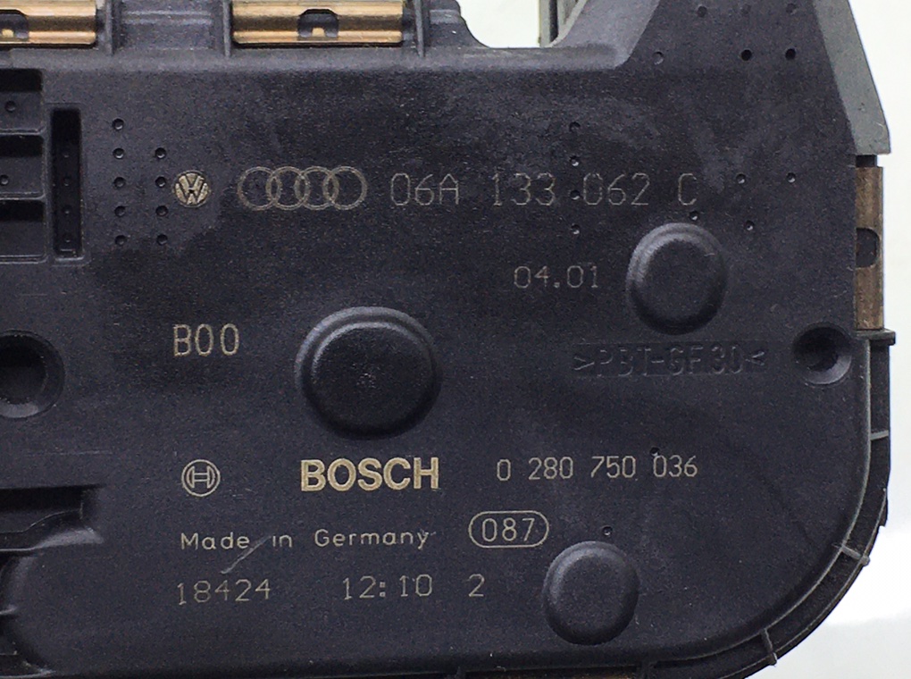 Заслонка дроссельная бу для Volkswagen Golf 4 1.8 Ti, 2001 г. Заслонка дроссельная бу для Volkswagen Golf 4 1.8 Ti, 2001 г.