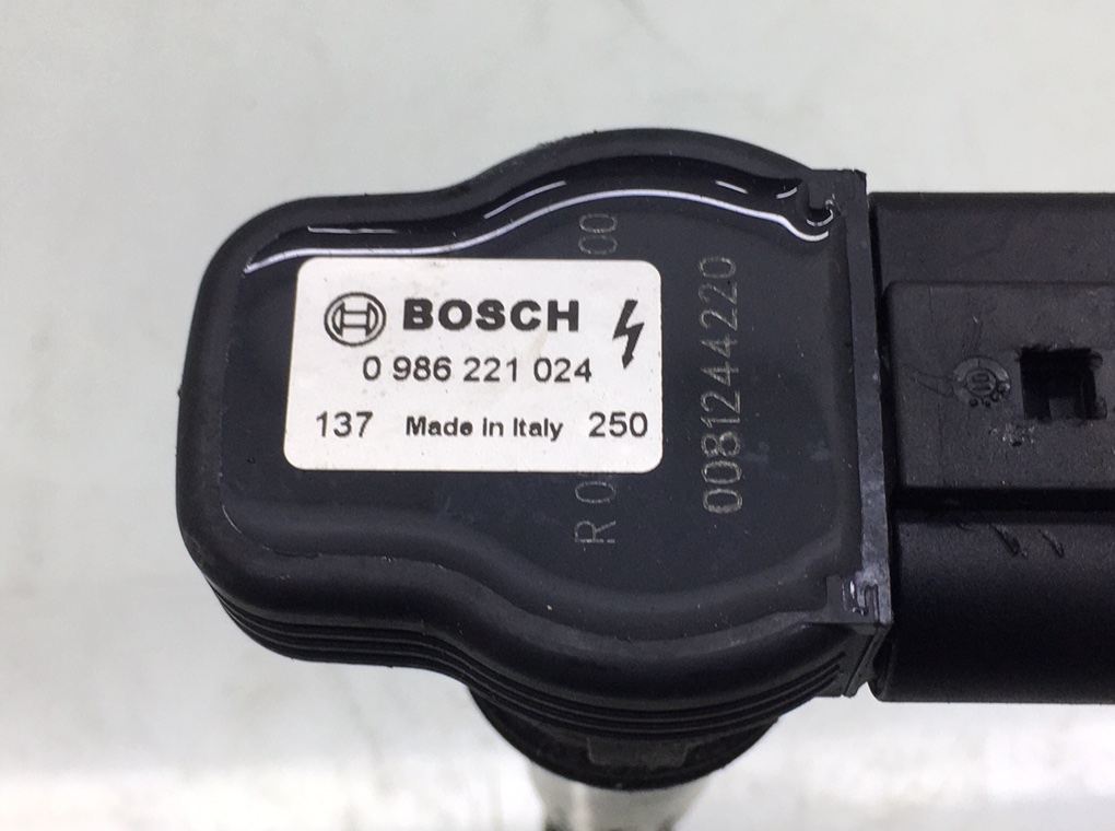 Катушка зажигания бу для Volkswagen Golf 4 1.8 Ti,  2001 г.