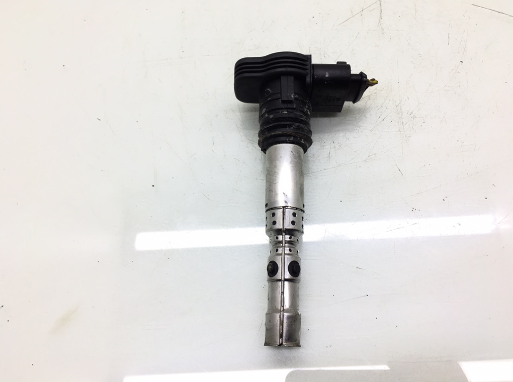 Катушка зажигания бу для Volkswagen Golf 4 1.8 Ti,  2001 г.