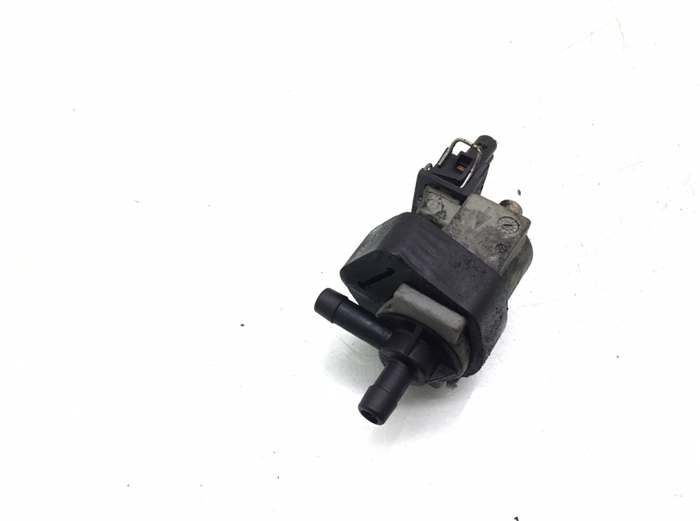 Клапан электромагнитный бу для Volkswagen Golf 4 1.8 Ti, 2001 г. Клапан электромагнитный бу для Volkswagen Golf 4 1.8 Ti, 2001 г.