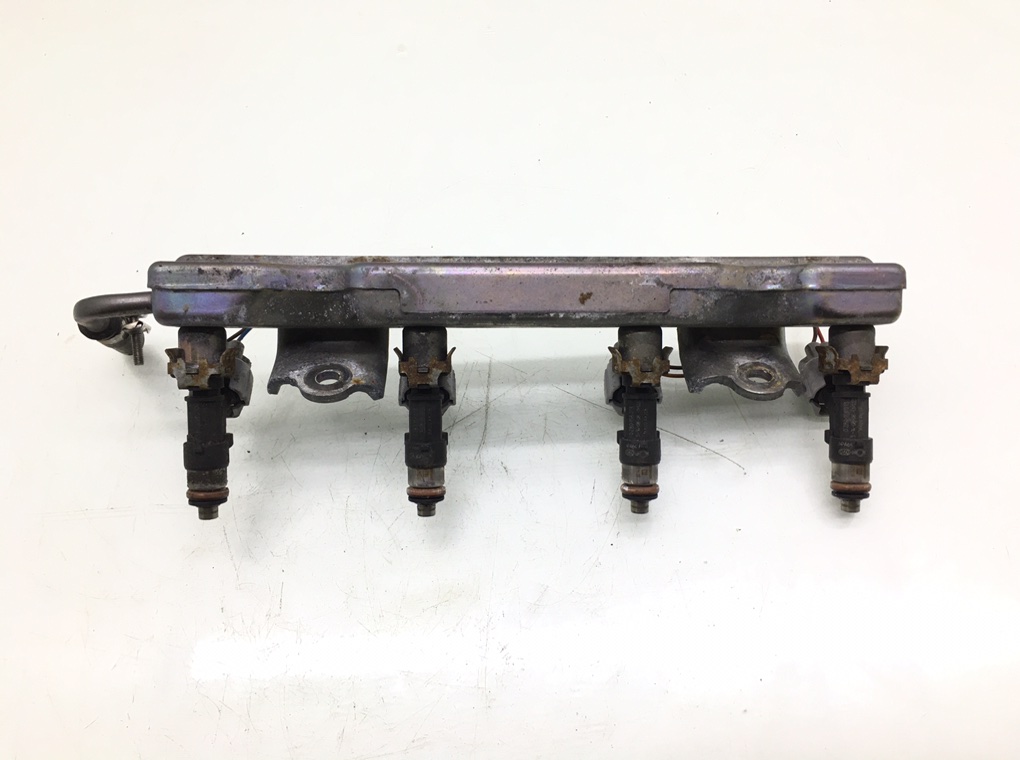 Топливная рампа бу для Nissan Micra K12 1.4 i, 2008 г. Топливная рампа бу для Nissan Micra K12 1.4 i, 2008 г.