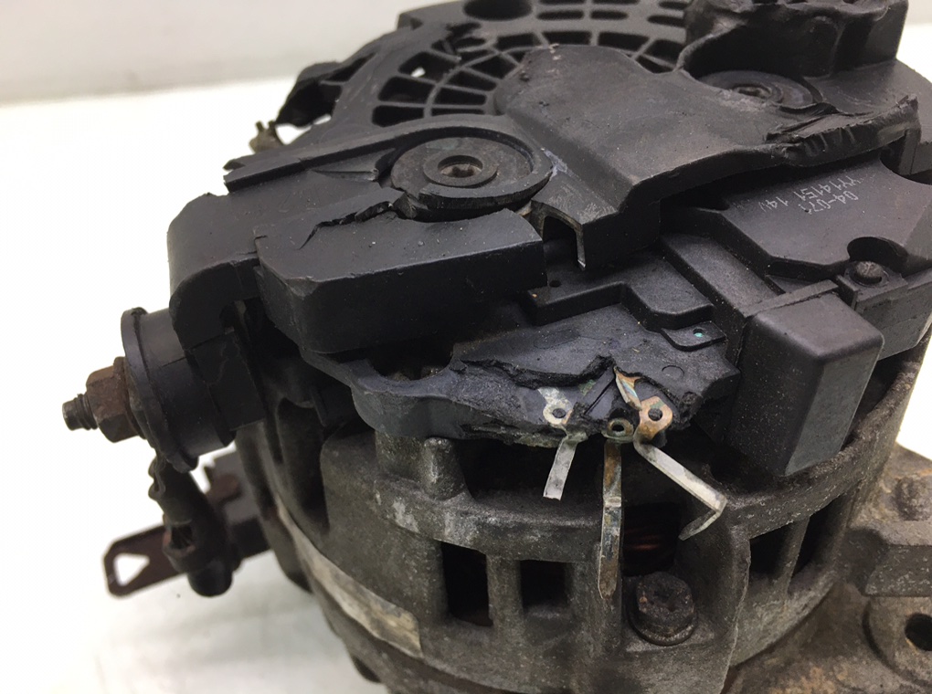 Генератор бу для Toyota Yaris XP9 1.0 i,  2006 г.