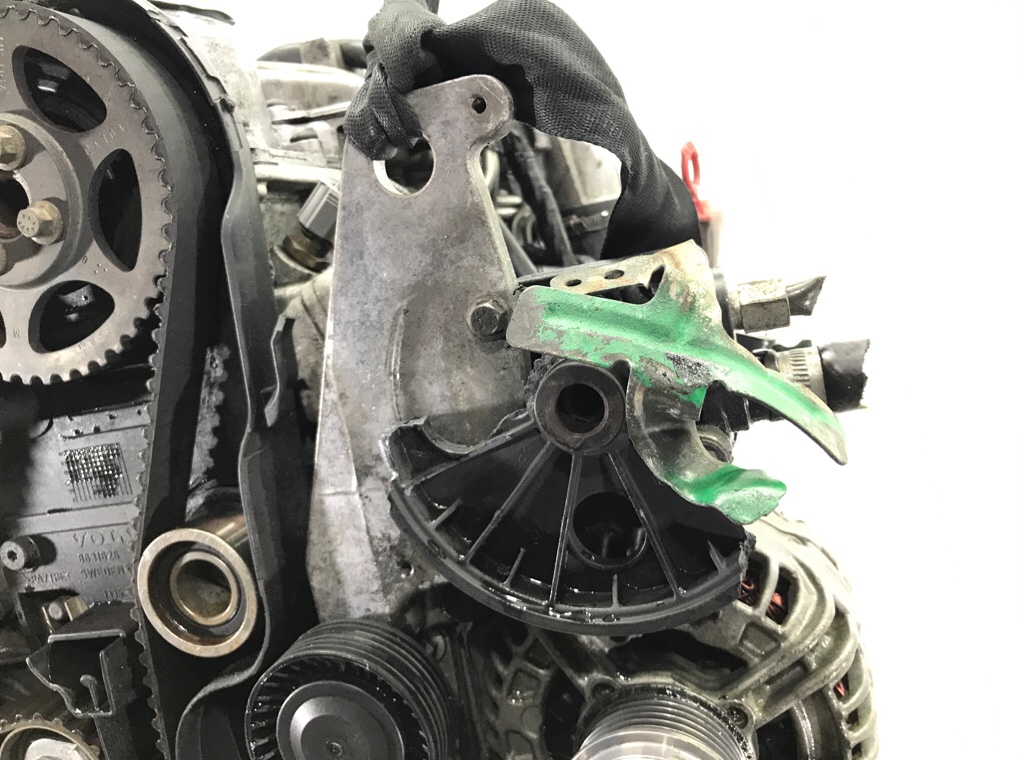 Двигатель (ДВС)  бу для Volvo V70 2 2.4 TD,  2003 г.