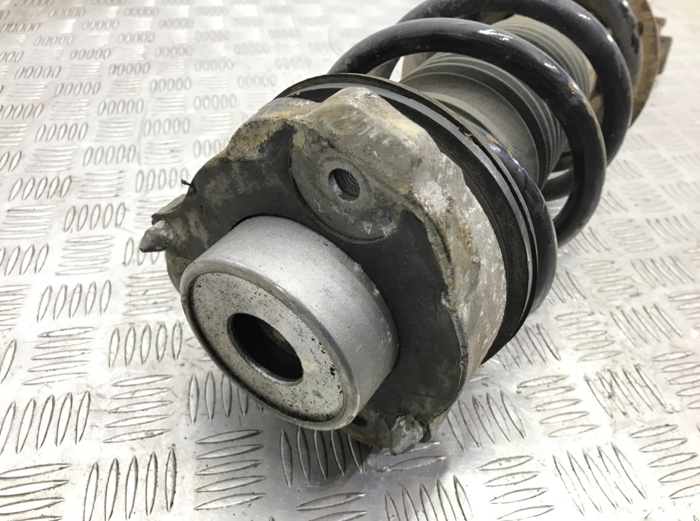 Стойка передняя левая бу для Fiat Ducato 3 2.3 D, 2018 г. Стойка передняя левая бу для Fiat Ducato 3 2.3 D, 2018 г.