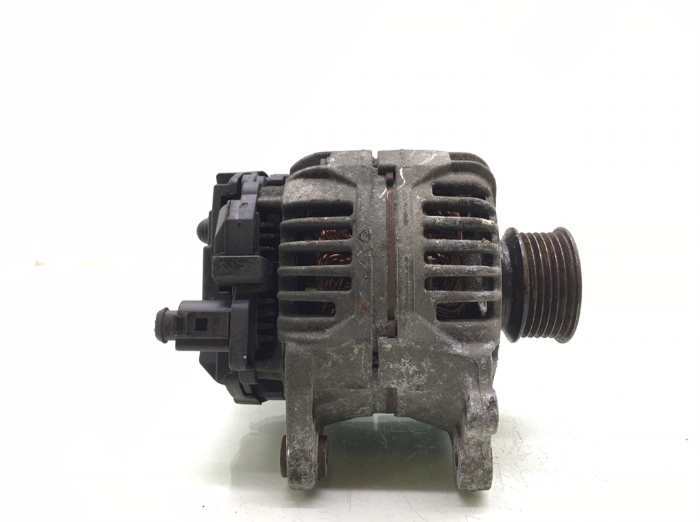 Генератор бу для Volkswagen Golf 4 1.6 i,  2002 г.