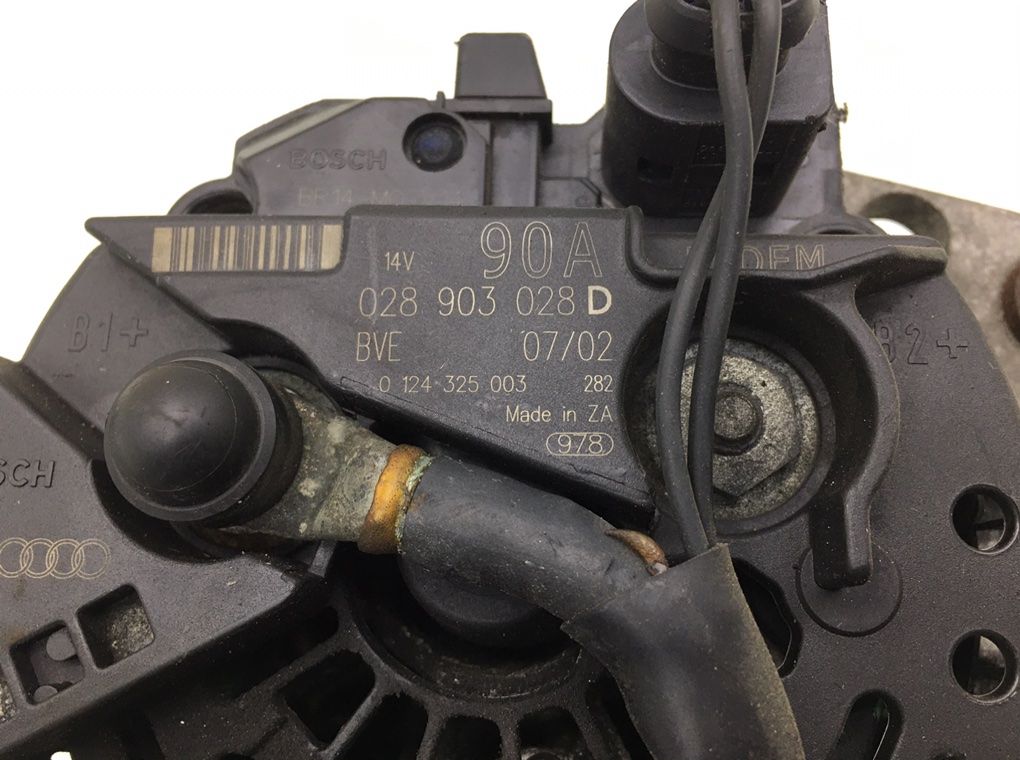 Генератор бу для Volkswagen Golf 4 1.6 i,  2002 г.