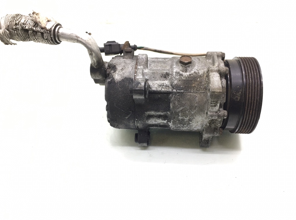 Компрессор кондиционера бу для Volkswagen Golf 4 1.6 i, 2002 г. Компрессор кондиционера бу для Volkswagen Golf 4 1.6 i, 2002 г.