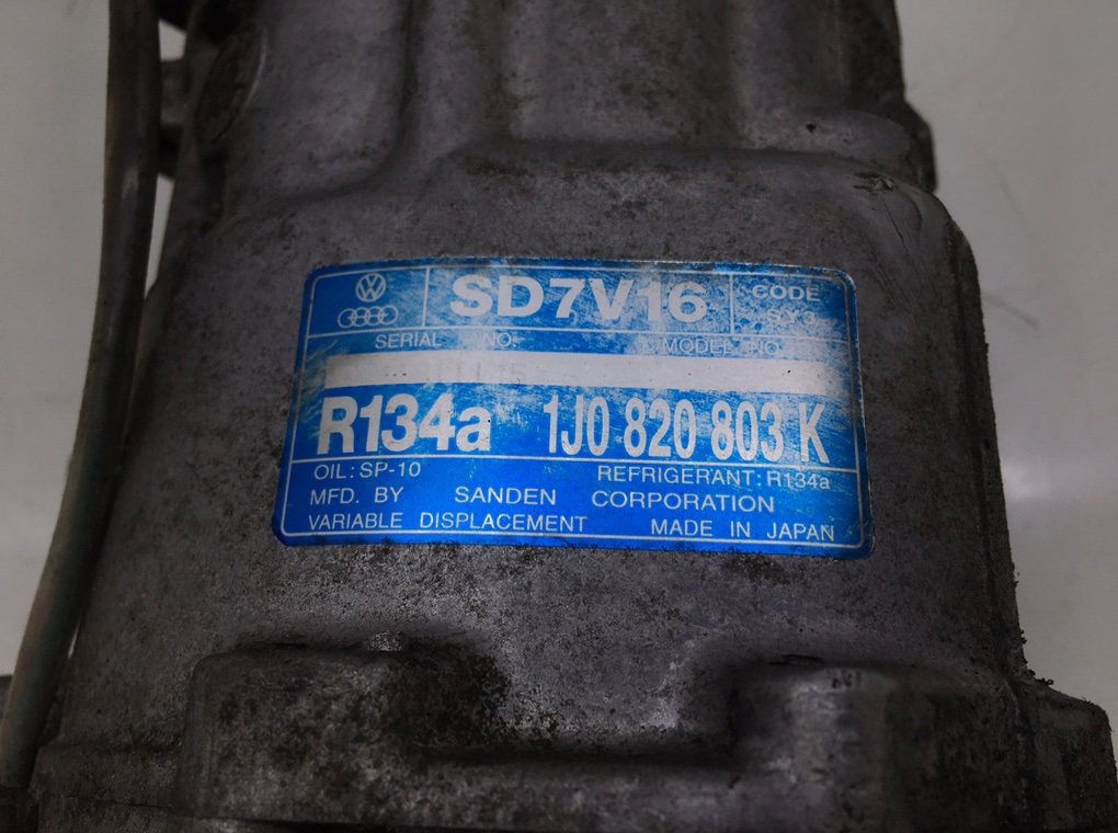 Компрессор кондиционера бу для Volkswagen Golf 4 1.6 i, 2002 г. Компрессор кондиционера бу для Volkswagen Golf 4 1.6 i, 2002 г.