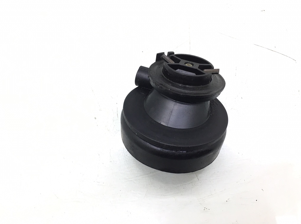 Маслозаливная горловина бу для Volkswagen Golf 4 1.6 i, 2002 г. Маслозаливная горловина бу для Volkswagen Golf 4 1.6 i, 2002 г.