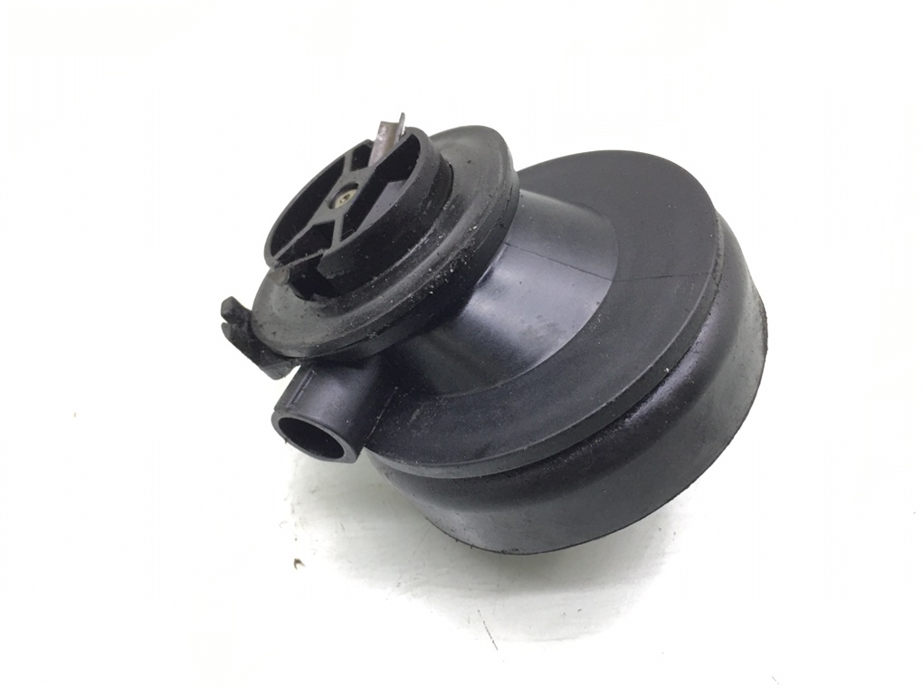 Маслозаливная горловина бу для Volkswagen Golf 4 1.6 i, 2002 г. Маслозаливная горловина бу для Volkswagen Golf 4 1.6 i, 2002 г.