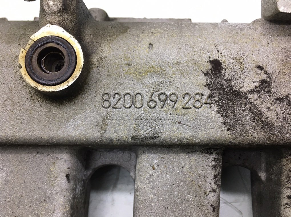 Коллектор впускной бу для Renault Clio 3 1.6 i, 2009 г. Коллектор впускной бу для Renault Clio 3 1.6 i, 2009 г.