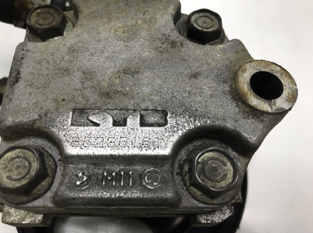 Насос гидроусилителя руля бу для Mazda 3 BK 1.6 i, 2008 г. Насос гидроусилителя руля бу для Mazda 3 BK 1.6 i, 2008 г.