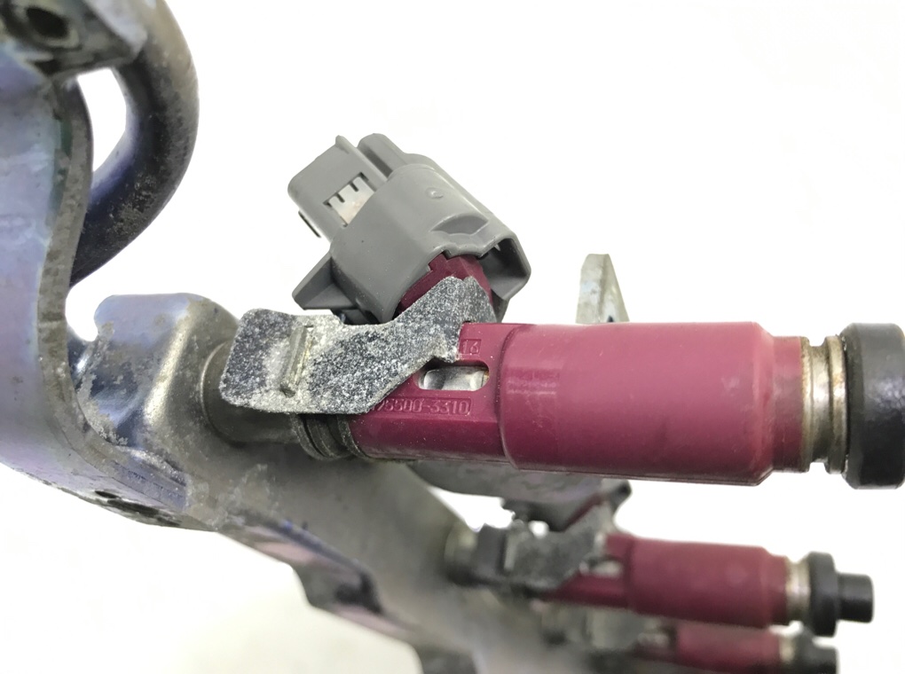 Топливная рампа бу для Mazda 3  BK 1.6 i,  2008 г.