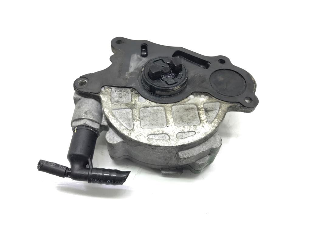 Насос вакуумный бу для Volkswagen Passat B7 1.6 TDi,  2010 г.