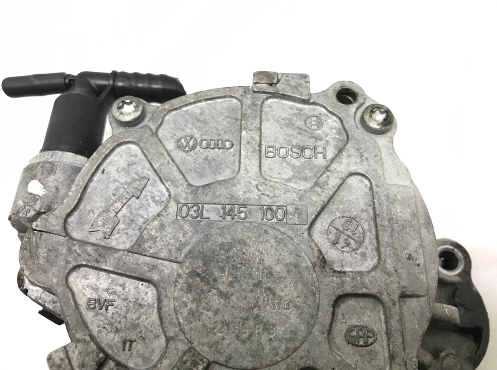 Насос вакуумный бу для Volkswagen Passat B7 1.6 TDi,  2010 г.