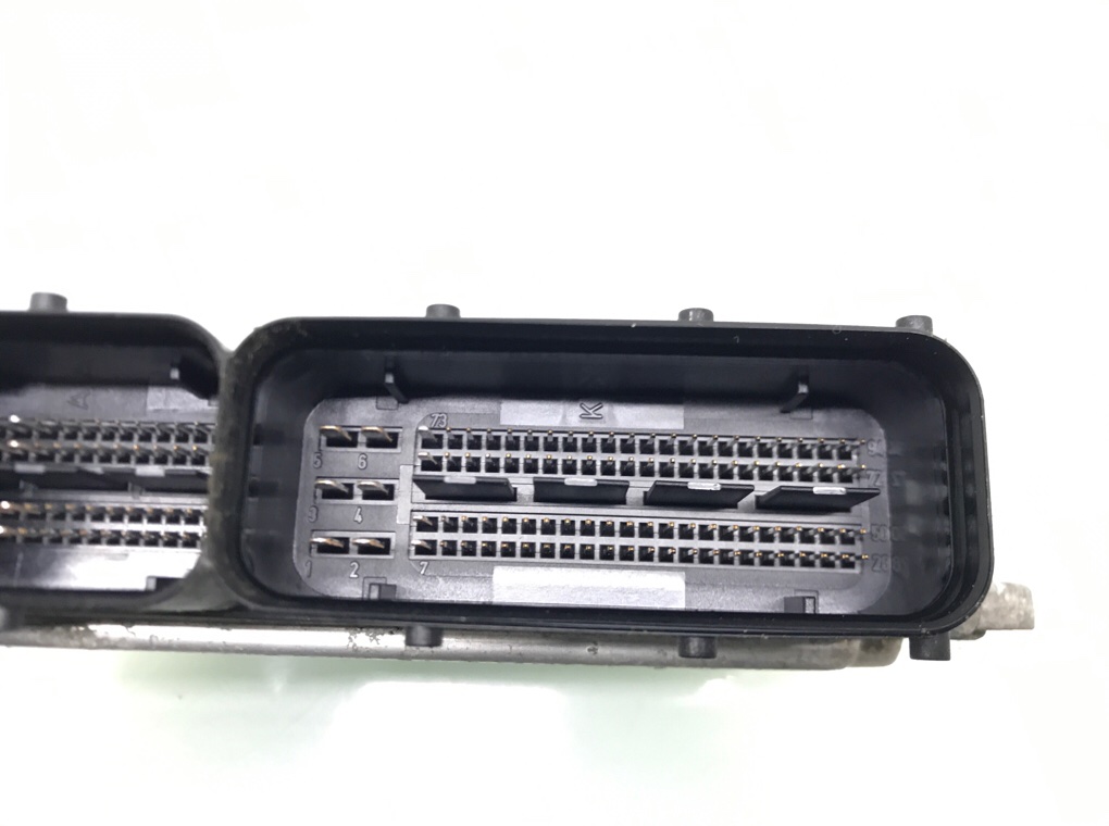 Блок управления двигателем бу для Volkswagen Golf 5 1.9 TDi, 2007 г. Блок управления двигателем бу для Volkswagen Golf 5 1.9 TDi, 2007 г.