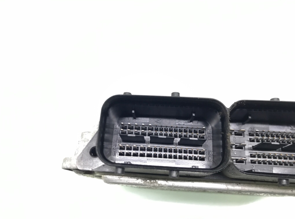 Блок управления двигателем бу для Volkswagen Golf 5 1.9 TDi, 2007 г. Блок управления двигателем бу для Volkswagen Golf 5 1.9 TDi, 2007 г.