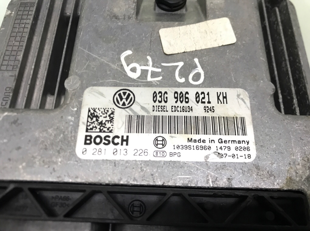 Блок управления двигателем бу для Volkswagen Golf 5 1.9 TDi, 2007 г. Блок управления двигателем бу для Volkswagen Golf 5 1.9 TDi, 2007 г.