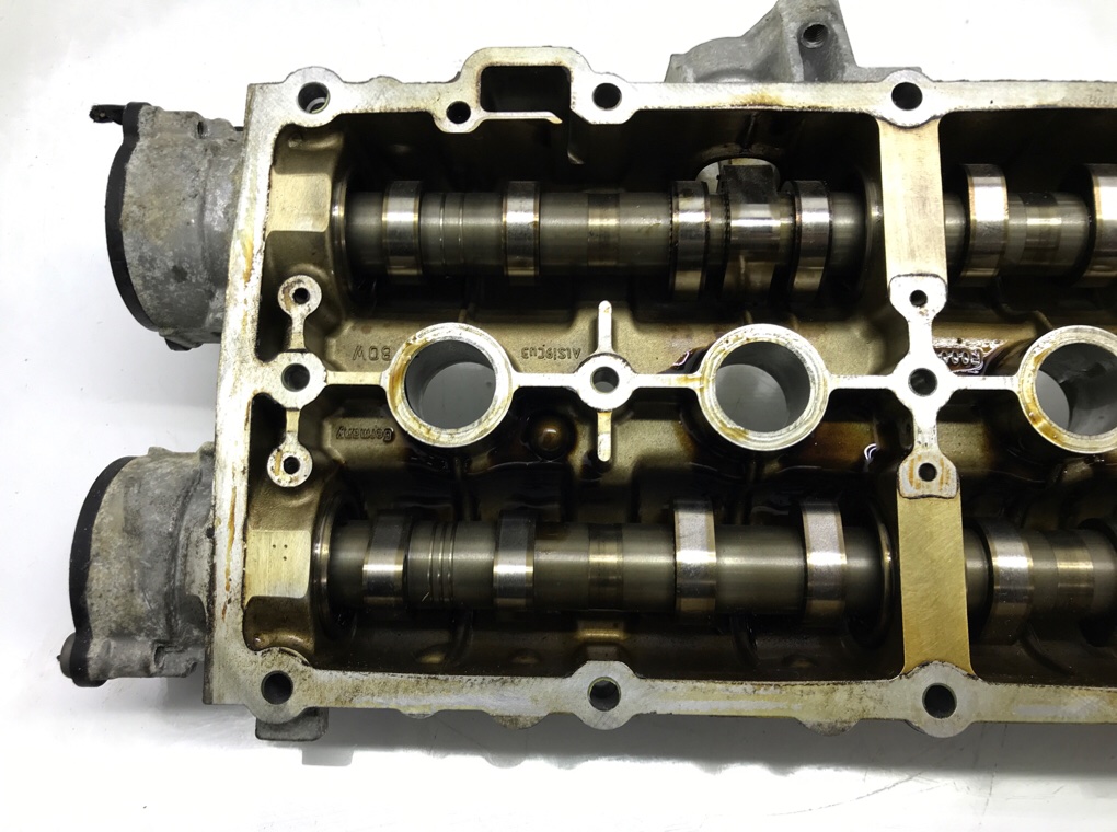 Постель распредвала (бугель) бу для Volkswagen Golf 6 1.4 TSI, 2010 г. Постель распредвала (бугель) бу для Volkswagen Golf 6 1.4 TSI, 2010 г.