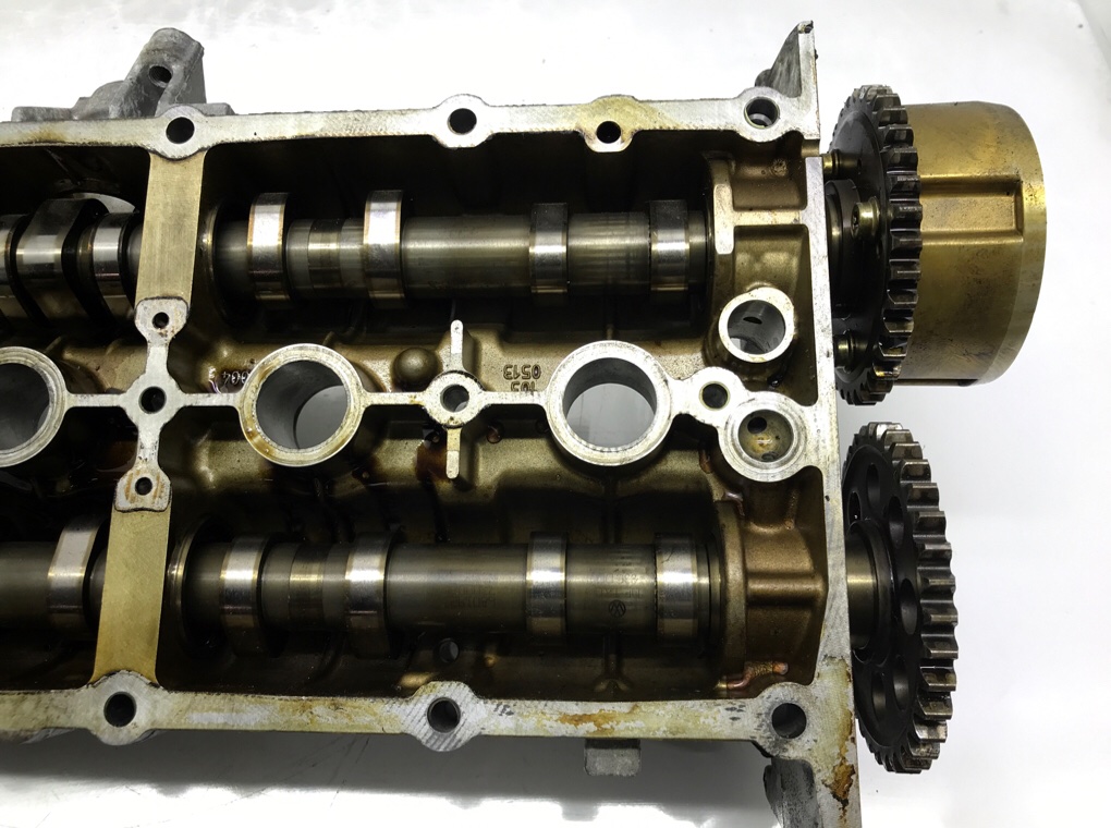 Постель распредвала (бугель) бу для Volkswagen Golf 6 1.4 TSI, 2010 г. Постель распредвала (бугель) бу для Volkswagen Golf 6 1.4 TSI, 2010 г.