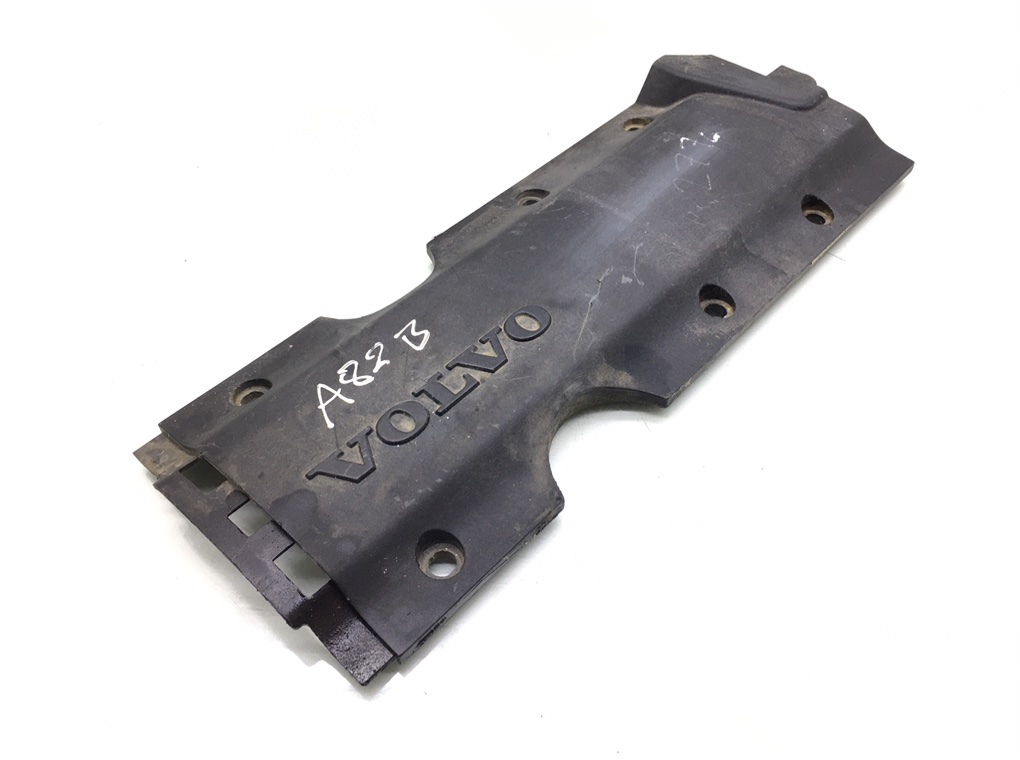 Декоративная крышка двигателя бу для Volvo S60 1 2.0 Ti, 2000 г. Декоративная крышка двигателя бу для Volvo S60 1 2.0 Ti, 2000 г.