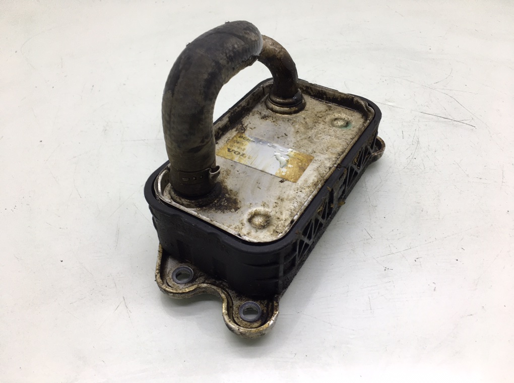 Радиатор масляный бу для Volvo S60 1 2.0 Ti,  2000 г.