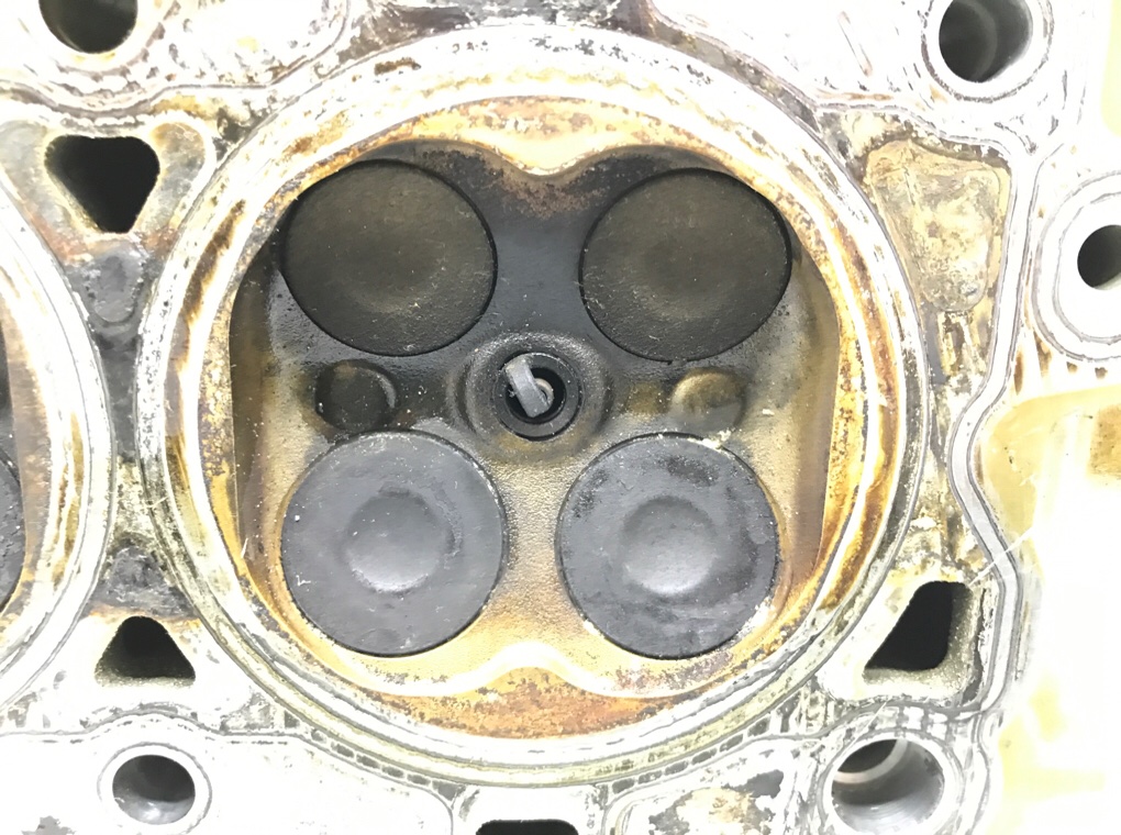 Головка блока цилиндров бу для Jaguar X-Type  2.1 i,  2003 г.