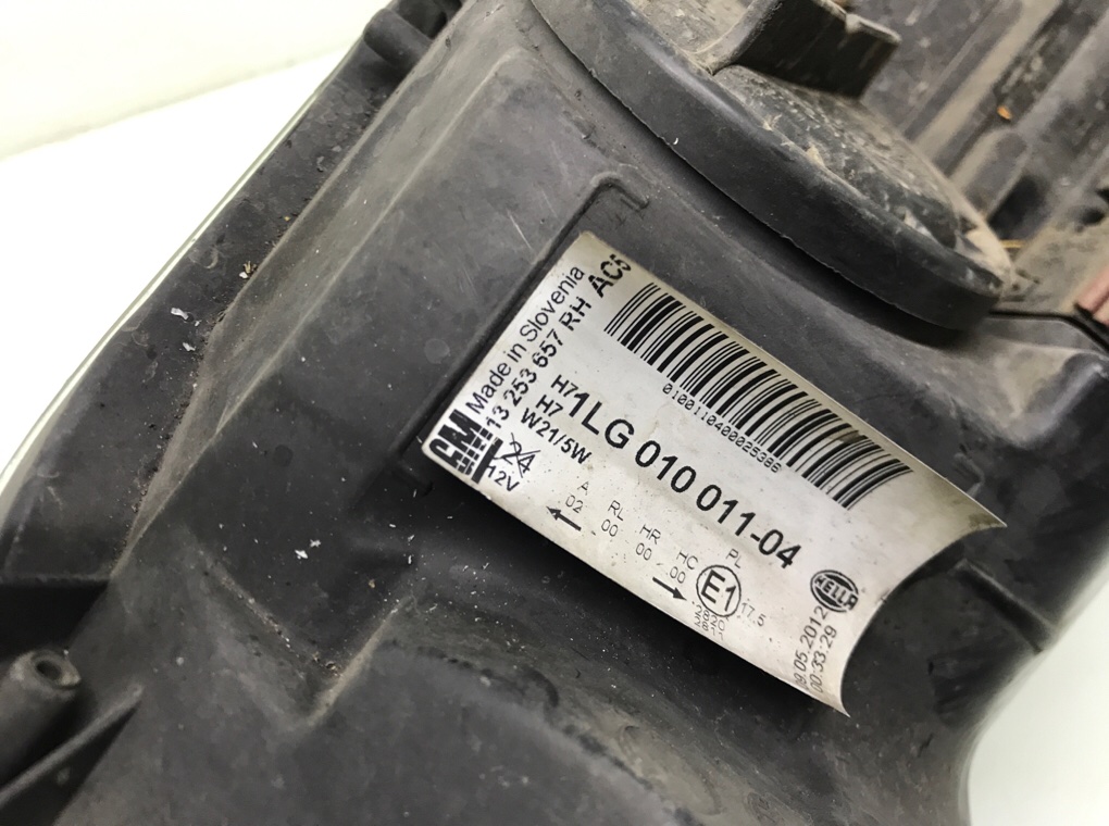 Фара правая бу для Opel Astra J 1.4 i,  2012 г.