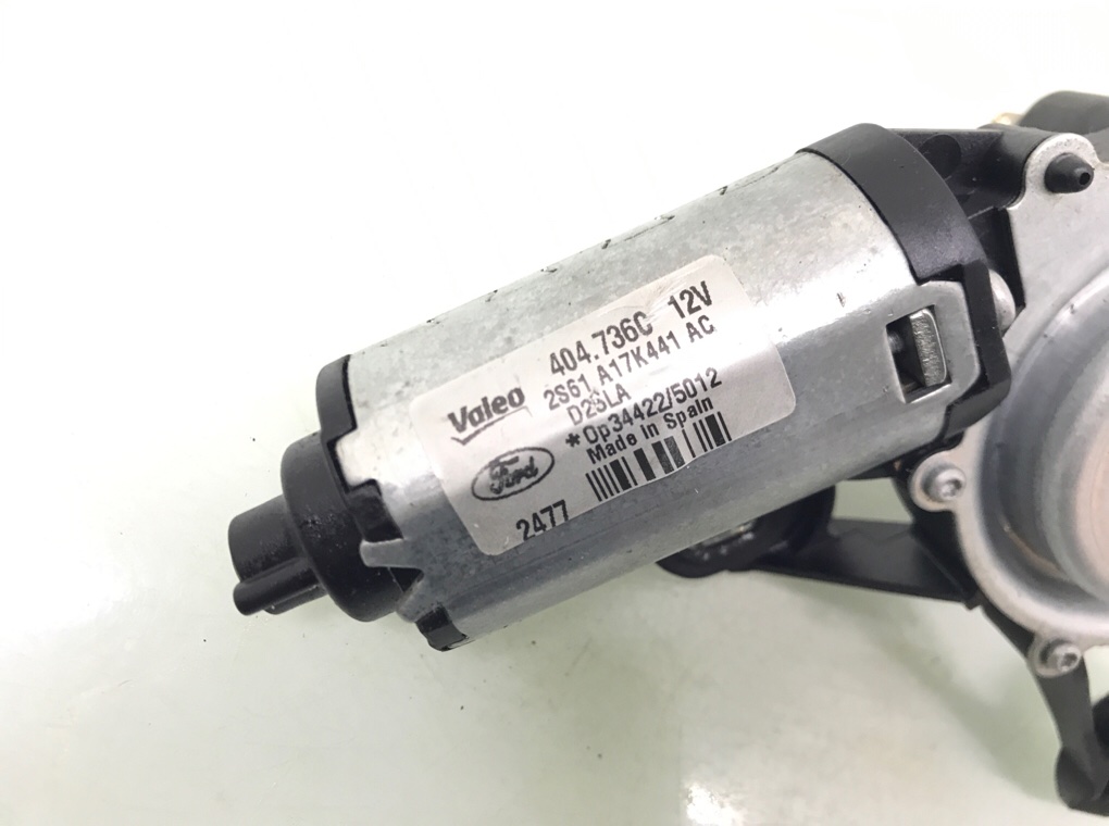 Моторчик заднего стеклоочистителя (дворника) бу для Ford Fiesta 5 1.3 i, 2007 г. Моторчик заднего стеклоочистителя (дворника) бу для Ford Fiesta 5 1.3 i, 2007 г.