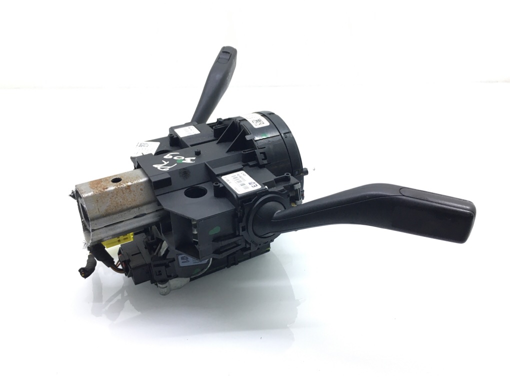 Переключатель подрулевой (стрекоза) бу для Volkswagen Jetta 5 1.6 TDi, 2010 г. Переключатель подрулевой (стрекоза) бу для Volkswagen Jetta 5 1.6 TDi, 2010 г.